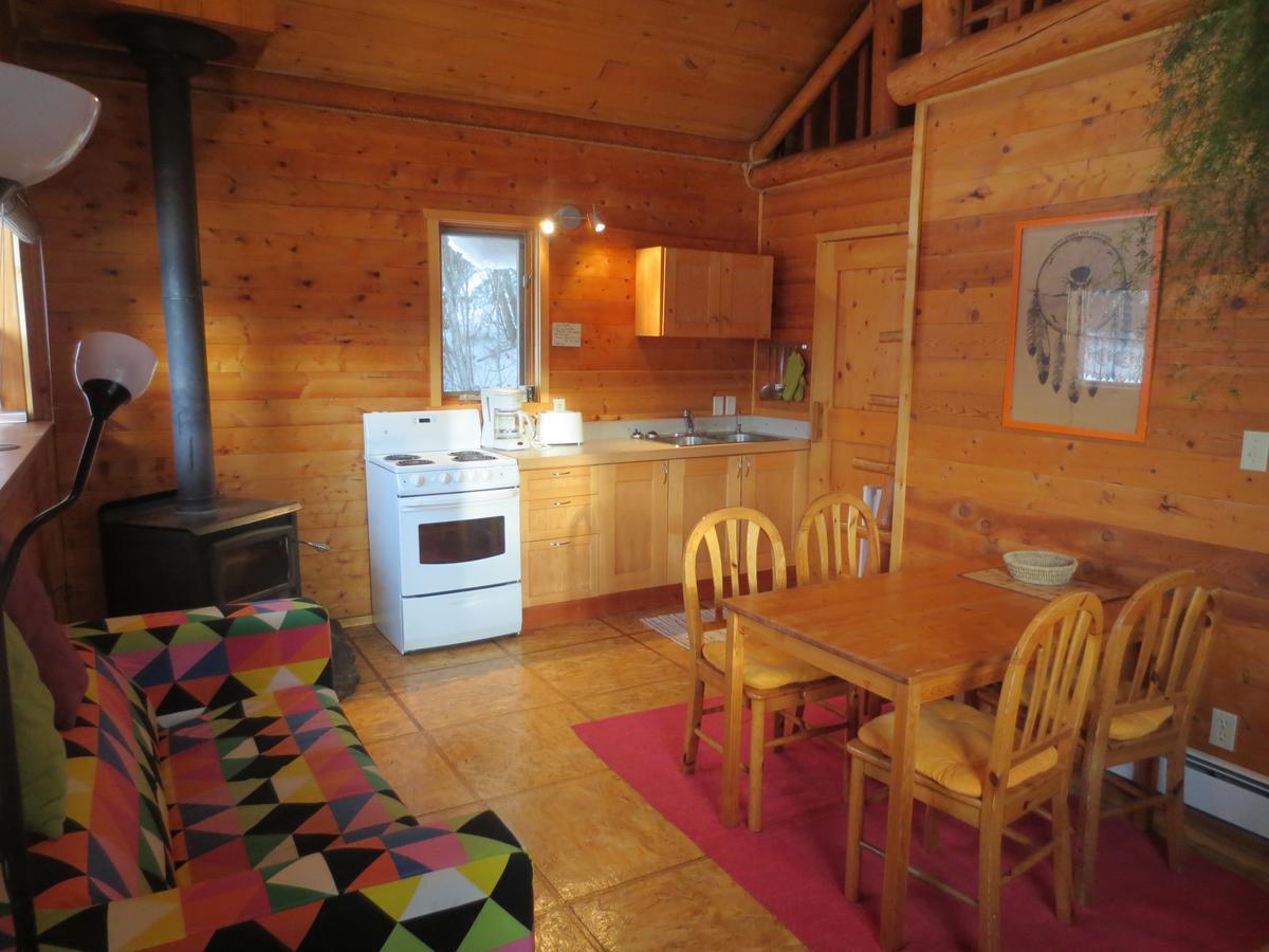 Blaeberry Mountain Lodge Golden Exterior foto